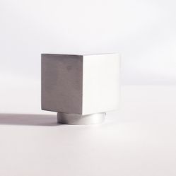 Ponteira Maciça Cubo Para Varão 28mm - Aço Escovado