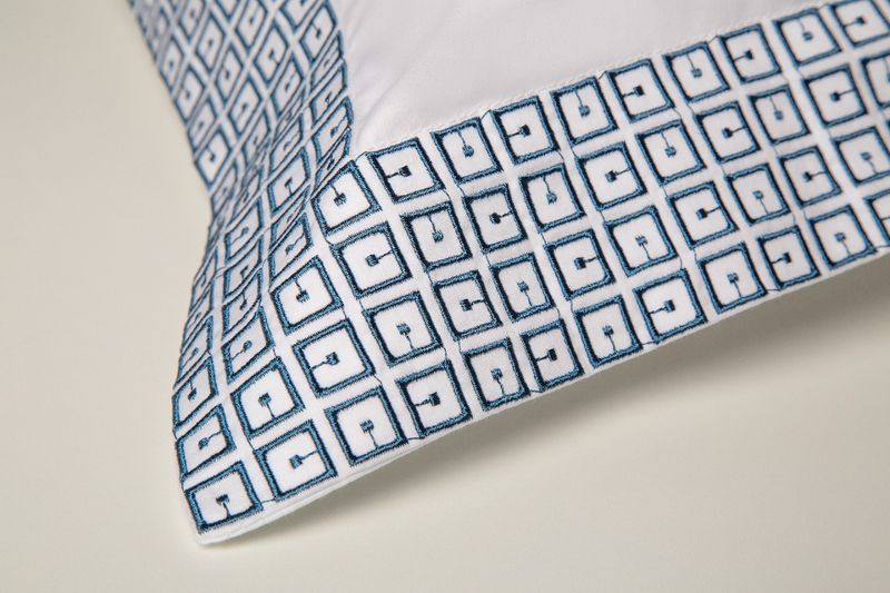 Itens-de-decoracao-Cama-Banho-by-the-bed-45776-JOGO-DE-CAMA-325-KENT-KING-AZ-300-FIOS--803218304-1