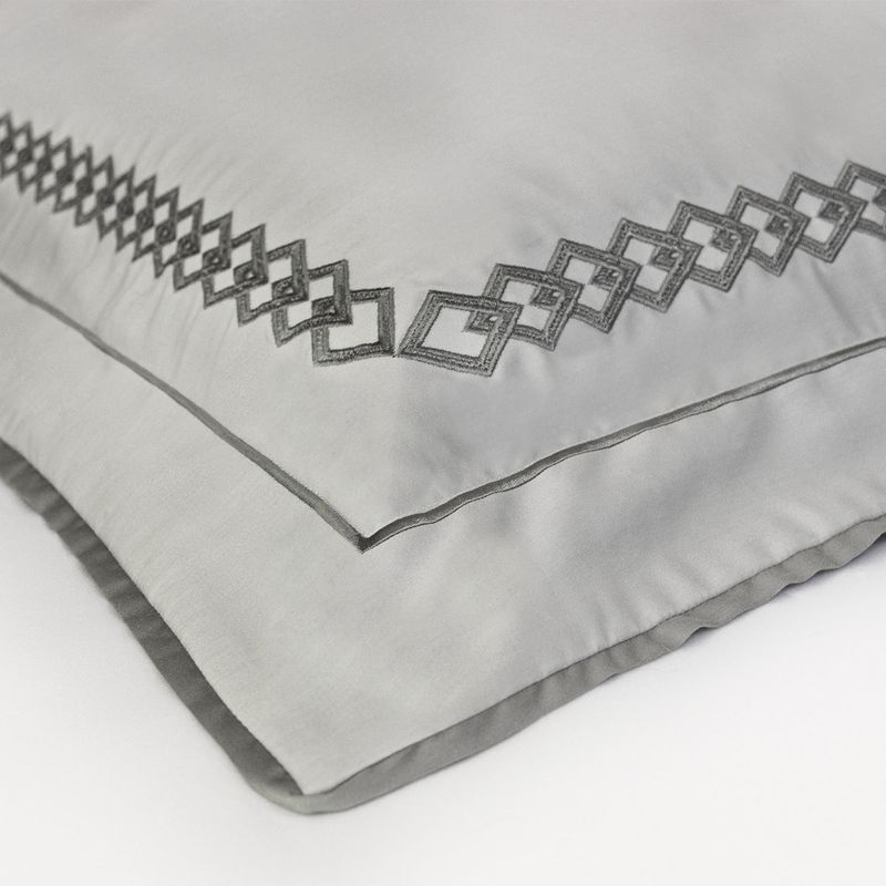 Itens-de-decoracao-Cama-Banho-by-the-bed-47983-JOGO-DE-CAMA-BORD-THE-CARVE-CINZ-QUEEN-4PC-300FIOS--803220002-5