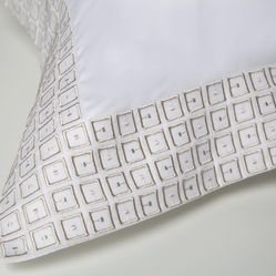 Jogo de cama Casal Bordado The 325 Kent Bege 300 Fios 2,40x2,40 c/ 4 pçs