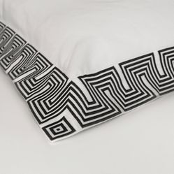 Jogo de cama Queen Bordado The Skyline Preto e Branco 2,40x2,60 c/ 4 pçs
