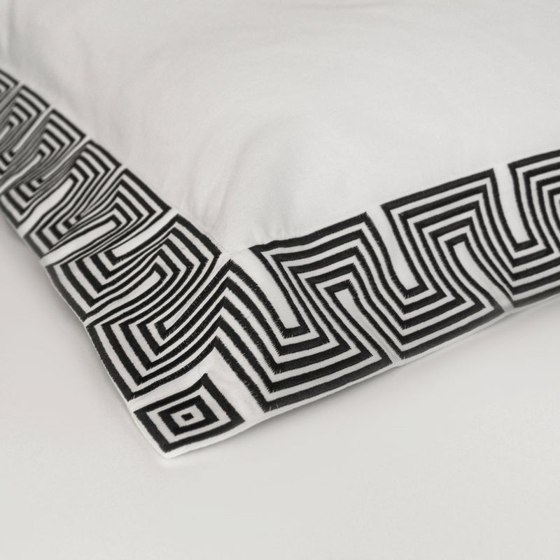 Itens-de-decoracao-decoracao-Cama-Banho-by-1the-bed-47973-JOGO-DE-CAMA-BORD-THE-SKYLINE-PRETO-E-BRANCO-QUEEN-4PC-20-803219801-172